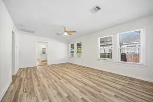 6813 Appleton St, Houston, TX 77022 - Photo 8