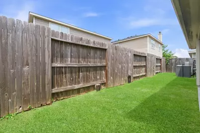 1030 Hummingbird Point Lane, Houston, TX 77090 - Photo 32