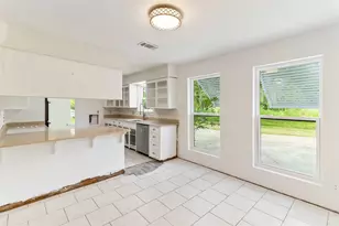 1430 N Rd, Lake Jackson, TX 77566 - Photo 10