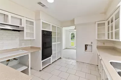 1430 North Rd, Lake Jackson, TX 77566 - Photo 8