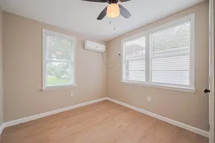 2516 Craigmont St, Houston, TX 77023 - Photo 10