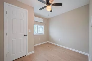2516 Craigmont St, Houston, TX 77023 - Photo 8