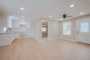 2516 Craigmont St, Houston, TX 77023 - Photo 6