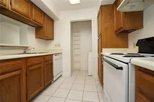 6602 Harbor Town Dr, Houston, TX 77036 - Photo 8