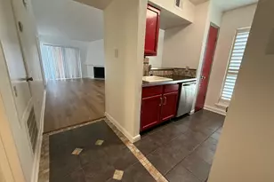 10075 Westpark Dr, Houston, TX 77042 - Photo 10