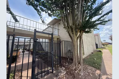 10075 Westpark Drive #9, Houston, TX 77042 - Photo 4