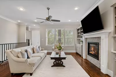 1104 W 22nd Street, Houston, TX 77008 - Photo 2
