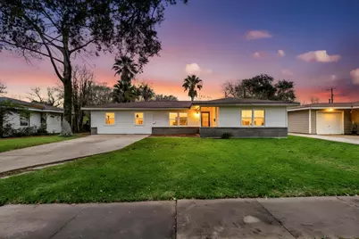 516 23rd Avenue N, Texas City, TX 77590 - Photo 2