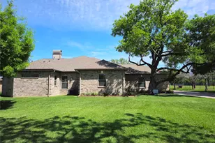 11285 Riverview Way, Houston, TX 77042 - Photo 2