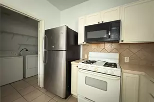 14934 Sugar Sweet Dr, Sugar Land, TX 77498 - Photo 4