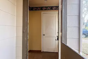 1217 3rd Ave N, Texas City, TX 77590 - Photo 2