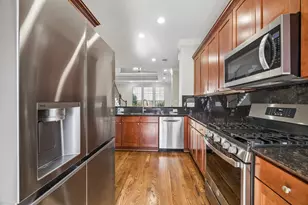 1046 W 23rd St, Houston, TX 77008 - Photo 12