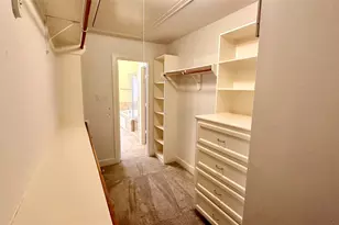 2710 Hullsmith Dr, Houston, TX 77063 - Photo 14