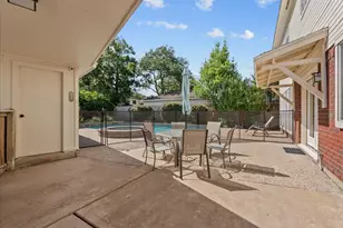 11807 Mighty Redwood Dr, Houston, TX 77059 - Photo 38