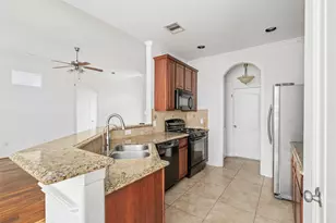 1613 Saulnier St, Houston, TX 77019 - Photo 10