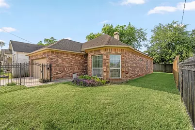 1613 Saulnier Street, Houston, TX 77019 - Photo 2
