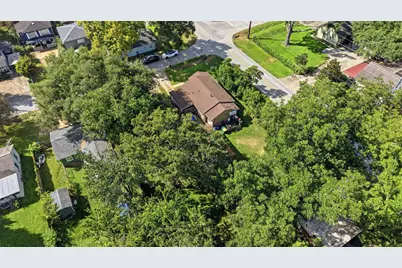 208 McPhail Street, Tomball, TX 77375 - Photo 32