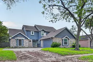 417 W Hillary Cir, Sugar Land, TX 77498 - Photo 2