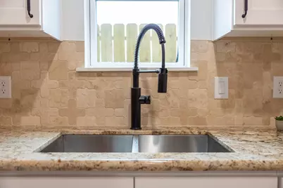 5015 Reed St Street, Houston, TX 77033 - Photo 8