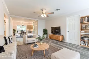 1309 W Lang St, Alvin, TX 77511 - Photo 2