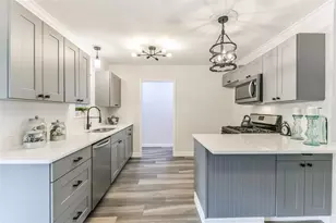 1309 W Lang St, Alvin, TX 77511 - Photo 4