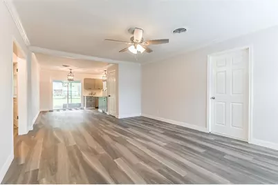 1309 W Lang Street, Alvin, TX 77511 - Photo 2