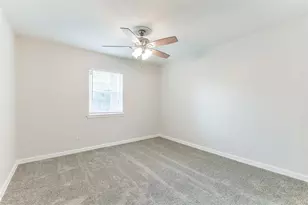 1309 W Lang St, Alvin, TX 77511 - Photo 8