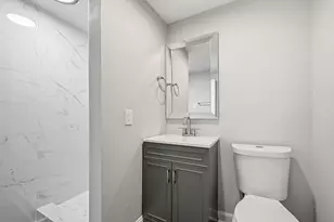 7514 Meadowshire St, Houston, TX 77037 - Photo 28