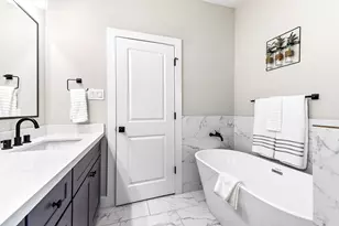 1329 Buescher Dr, Houston, TX 77043 - Photo 36