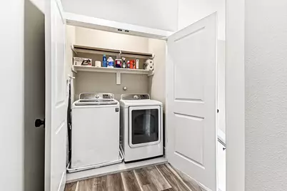 1329 Buescher Drive, Houston, TX 77043 - Photo 40