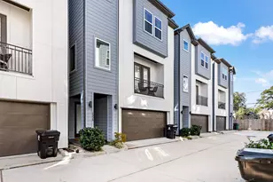 1329 Buescher Dr, Houston, TX 77043 - Photo 2