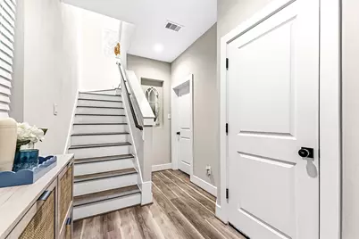 1329 Buescher Drive, Houston, TX 77043 - Photo 8