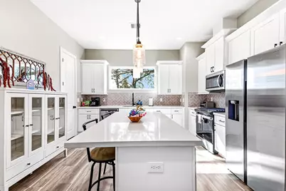 1329 Buescher Drive, Houston, TX 77043 - Photo 16