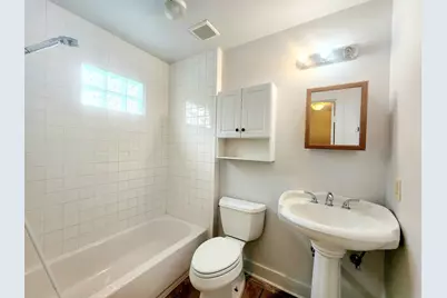 725 E 10th 1/2 Street #B, Houston, TX 77008 - Photo 6