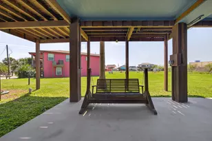 2019 Flamingo Dr, Crystal Beach, TX 77650 - Photo 38