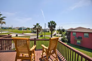 2019 Flamingo Dr, Crystal Beach, TX 77650 - Photo 4