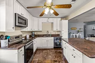 3201 Avenue F, Dickinson, TX 77539 - Photo 16