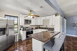 3201 Avenue F, Dickinson, TX 77539 - Photo 14