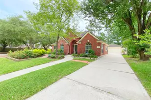 1914 Windy Park Dr, Houston, TX 77339 - Photo 4