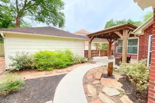 1914 Windy Park Dr, Houston, TX 77339 - Photo 40
