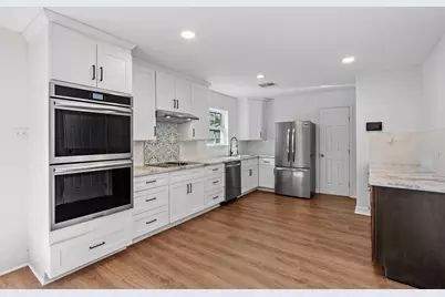 10151 Brinwood Drive, Houston, TX 77043 - Photo 4