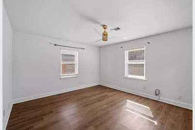 10151 Brinwood Drive, Houston, TX 77043 - Photo 16