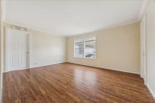 218 W 15th St, Houston, TX 77008 - Photo 2