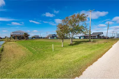 955 S Selwyn Road, Crystal Beach, TX 77650 - Photo 14