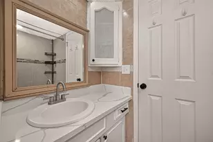 1910 Rainy River Dr, Houston, TX 77088 - Photo 30
