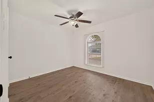 1910 Rainy River Dr, Houston, TX 77088 - Photo 24