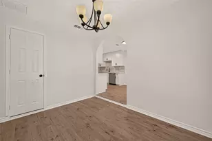 1910 Rainy River Dr, Houston, TX 77088 - Photo 8