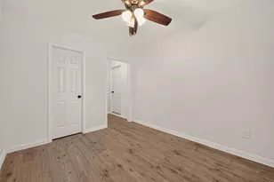 1910 Rainy River Dr, Houston, TX 77088 - Photo 26