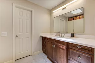 239 Litchfield Ln, Houston, TX 77024 - Photo 12