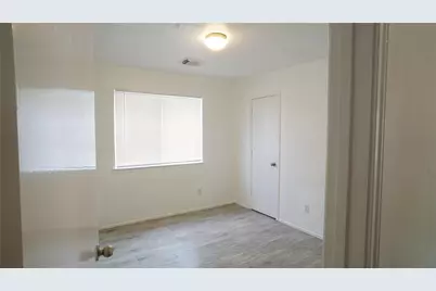 4403 Sprangletop Avenue, Baytown, TX 77521 - Photo 16